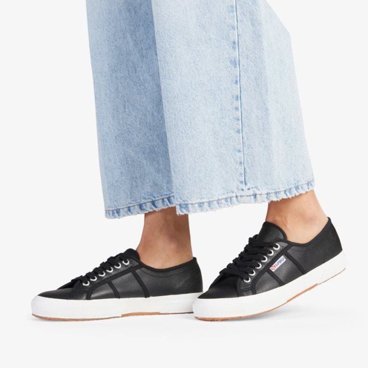 Superga 2750 Gewalktes Leder Schwarz-weiß