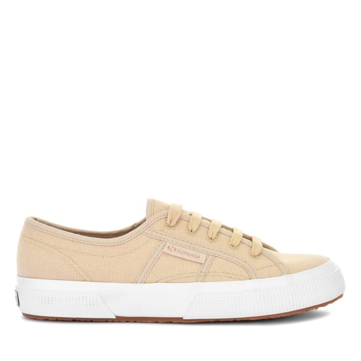 Superga 2750 Organic Canvas Naturfarbstoff Eclipta Madagaskar Mandel