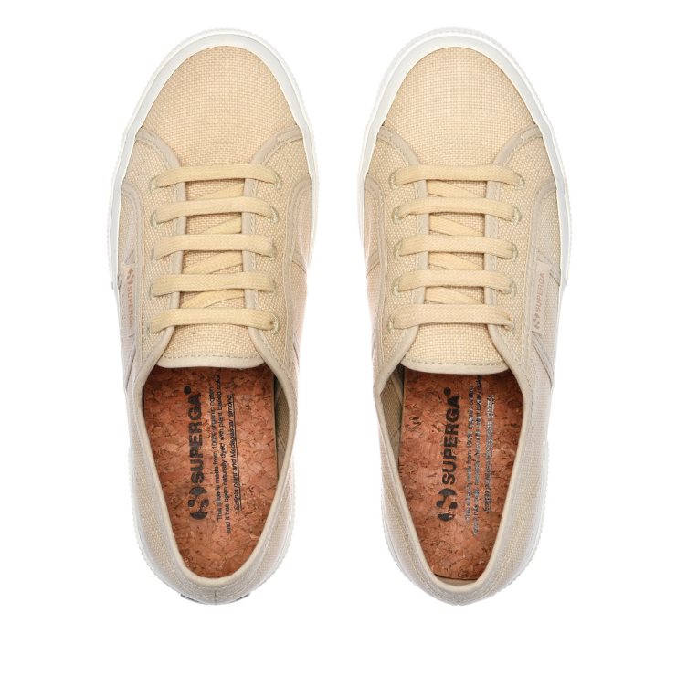 Superga 2750 Organic Canvas Naturfarbstoff Eclipta Madagaskar Mandel